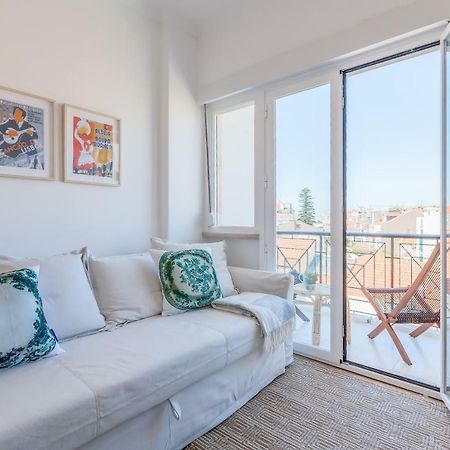 Renovated Sunny Apartment With Amazing Sunset Balcony , By Timecooler Lisbon Bagian luar foto