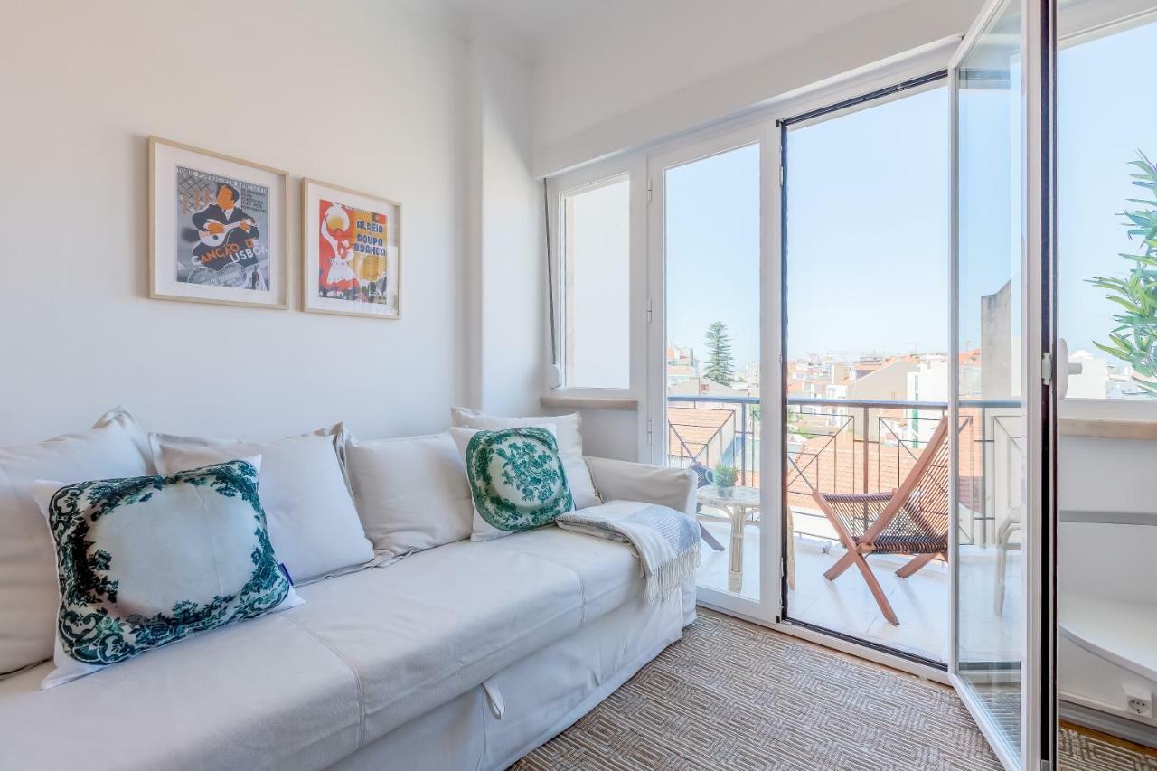 Renovated Sunny Apartment With Amazing Sunset Balcony , By Timecooler Lisbon Bagian luar foto