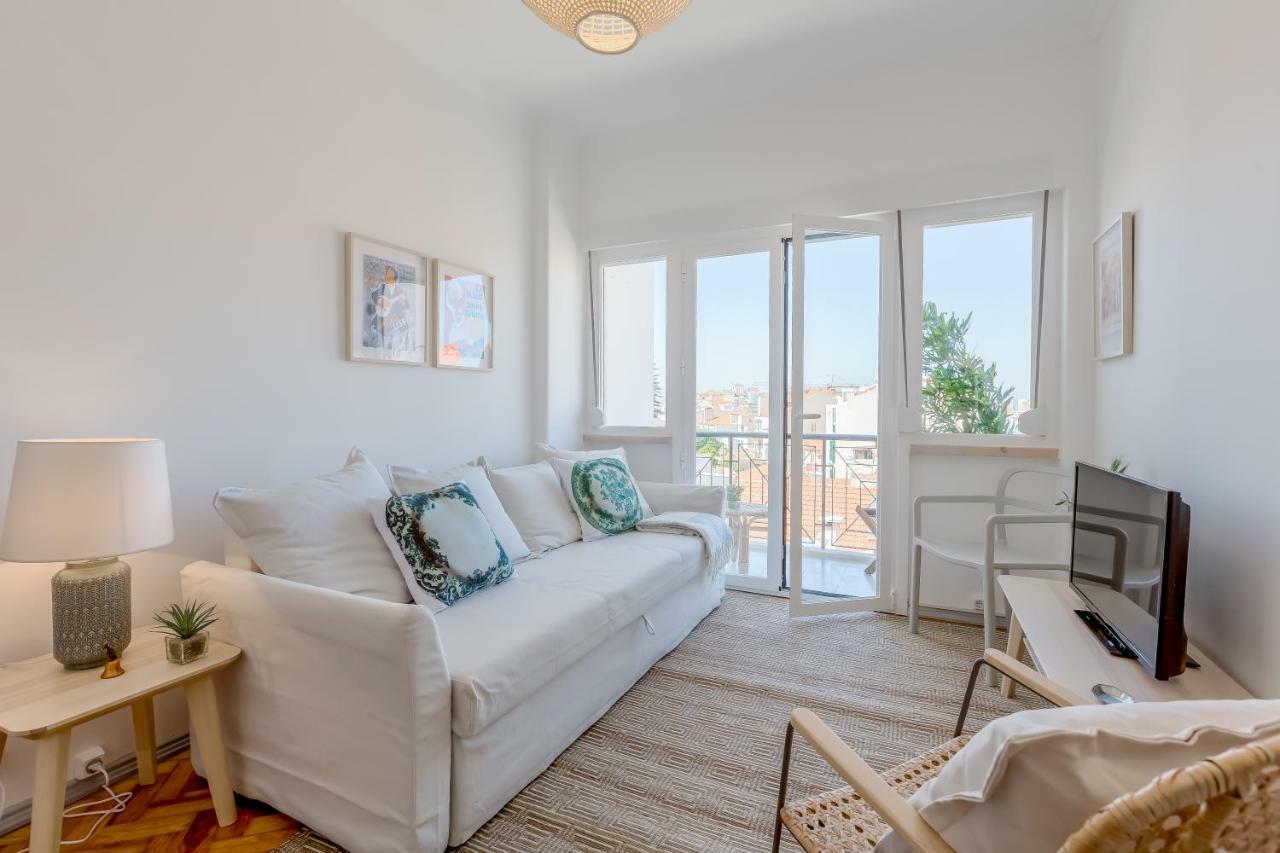 Renovated Sunny Apartment With Amazing Sunset Balcony , By Timecooler Lisbon Bagian luar foto