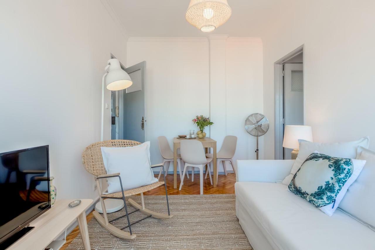 Renovated Sunny Apartment With Amazing Sunset Balcony , By Timecooler Lisbon Bagian luar foto