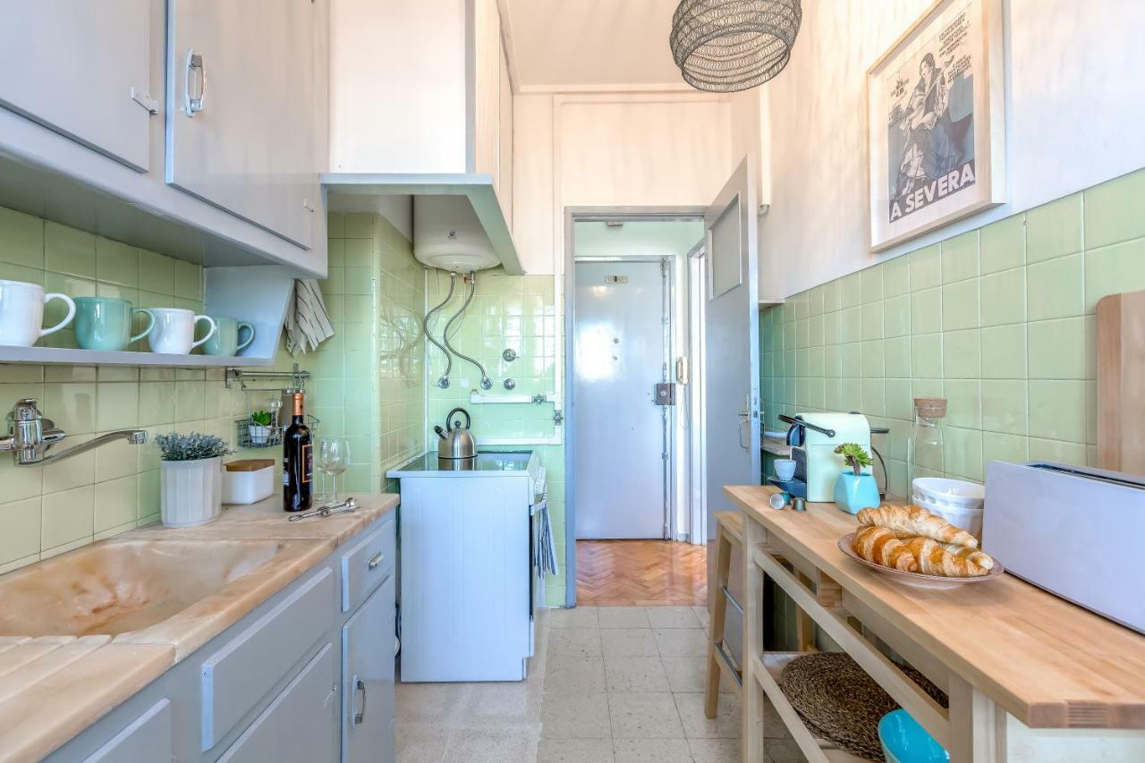 Renovated Sunny Apartment With Amazing Sunset Balcony , By Timecooler Lisbon Bagian luar foto