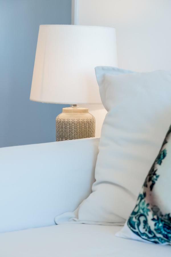 Renovated Sunny Apartment With Amazing Sunset Balcony , By Timecooler Lisbon Bagian luar foto