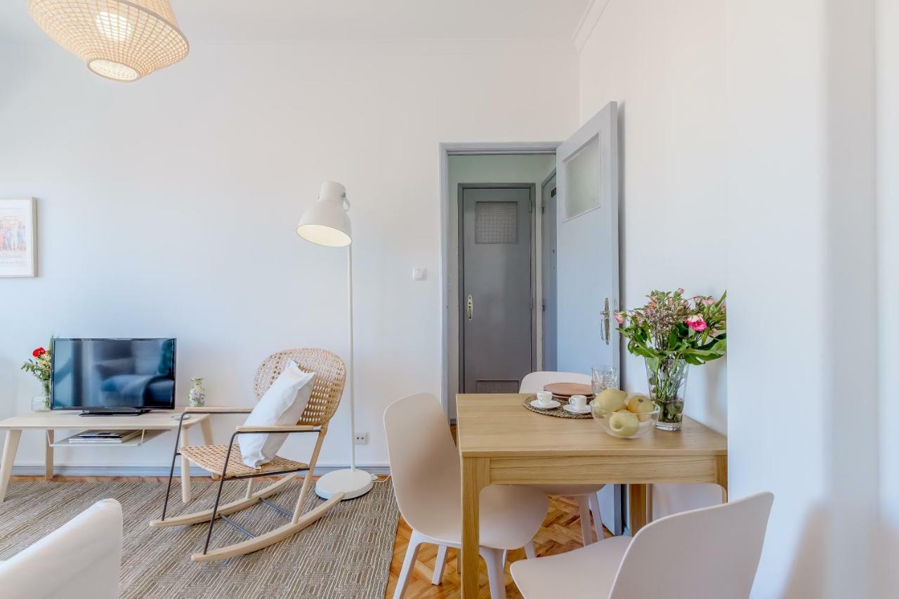 Renovated Sunny Apartment With Amazing Sunset Balcony , By Timecooler Lisbon Bagian luar foto