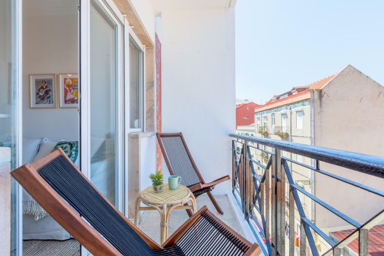 Renovated Sunny Apartment With Amazing Sunset Balcony , By Timecooler Lisbon Bagian luar foto